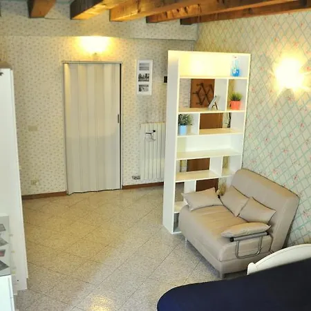 Cozy Studio With Terrace Guglie *