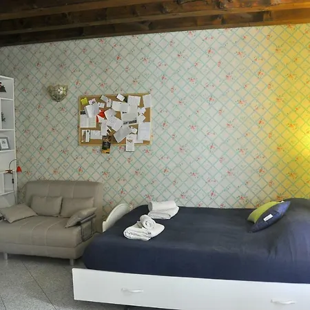 Cozy Studio With Terrace Guglie Appartamento