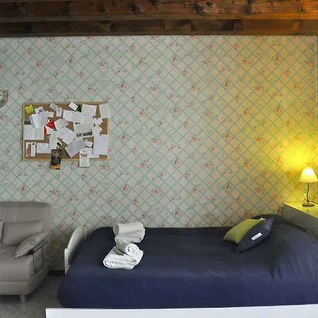 Cozy Studio With Terrace Guglie